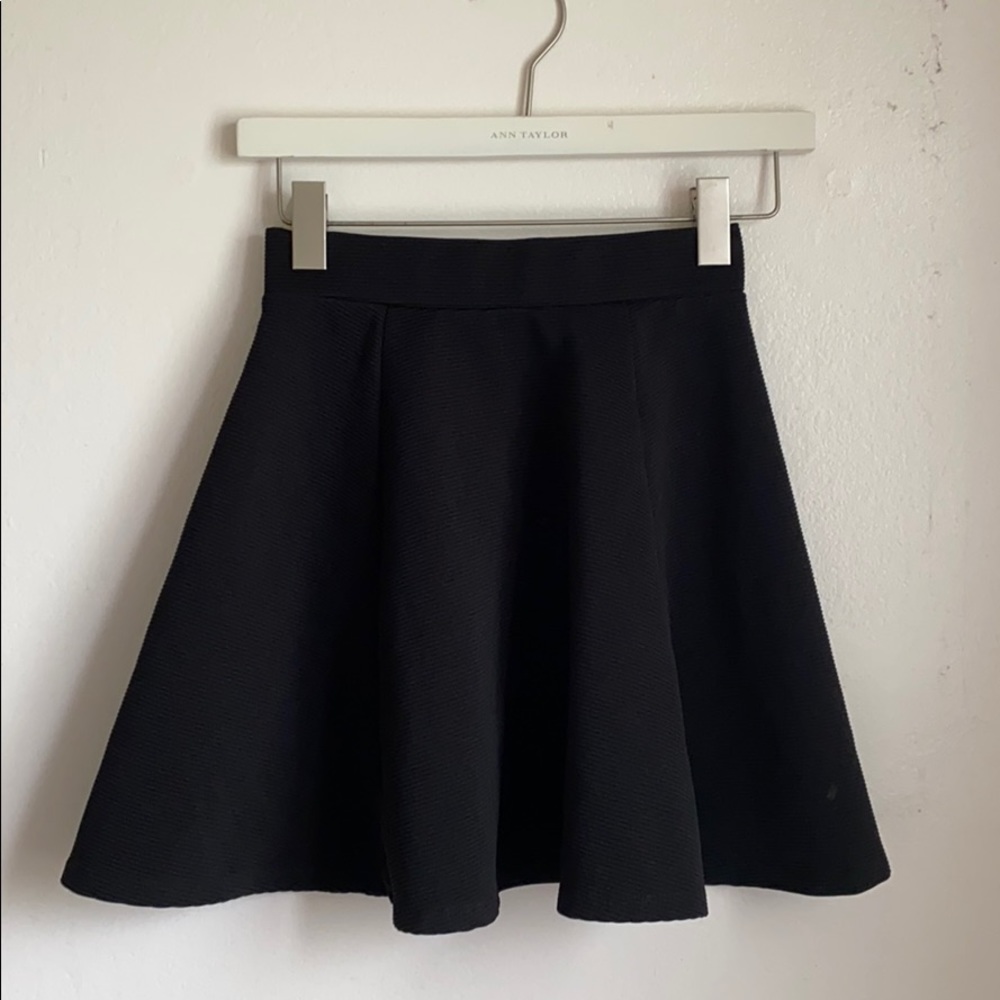 Cute black ribbed skater skirt